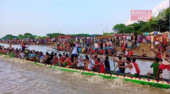 মধুমতিতে ঐতিহ্যবাহী নৌকাবাইচ