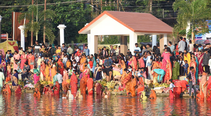 আগরতলায় হিন্দু বিহারী সম্প্রদায়ের বড় উৎসব ছট পূজা উদযাপিত