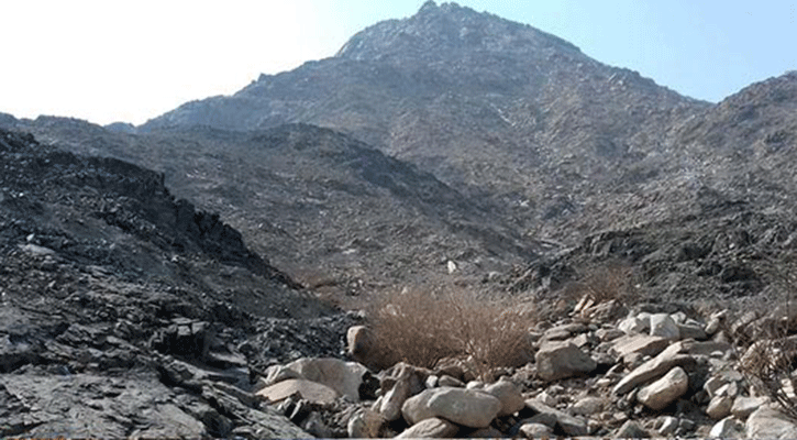 হিজরতের সময় যে গুহায় আশ্রয় নিয়েছিলেন নবী করিম সা. 