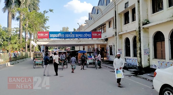 ট্রেনের টিকিট কালোবাজারিদের দৌরাত্ম্য বাড়ছেই