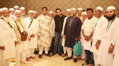 বায়তুল মোকাররম মুসল্লি কমিটির আয়োজনে ওমরাহ যাত্রায় প্রথম কাফেলা