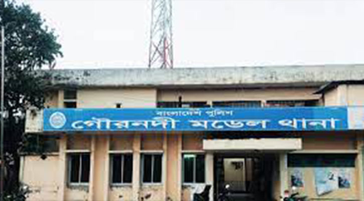 ব্যাগে রাখা টাকার বান্ডিল উধাও!