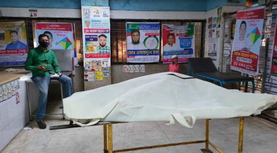দৈনিক বাংলা মোড়ে পড়ে ছিল এক ব্যক্তির নিথর দেহ
