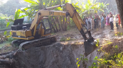 সিরাজদিখানে খাল দখলমুক্ত করতে অভিযান