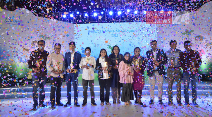 মীনা মিডিয়া অ্যাওয়ার্ড পেলেন ১১ সাংবাদিক