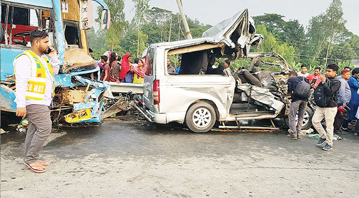 নভেম্বরে ৫৮৬টি সড়ক দুর্ঘটনায় নিহত ৬৪৩
