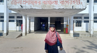 ‘অপচিকিৎসায় ’ ছেলের মৃত্যু, বিচার চেয়ে দ্বারে দ্বারে ঘুরছেন মা