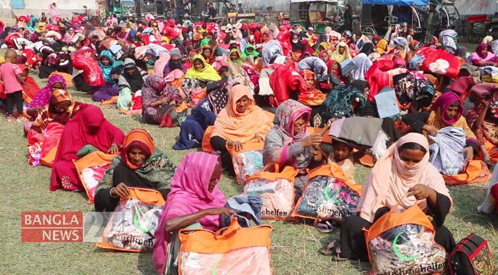 নওগাঁয় ৫০০ অসহায় পরিবার পেল শীতবস্ত্র