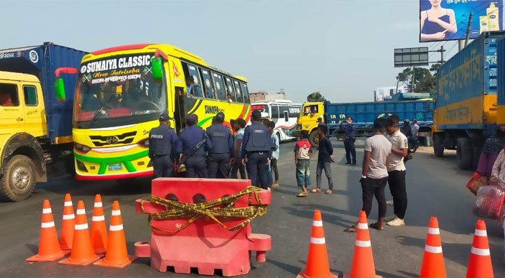 মহাসড়কে পুলিশের বিশেষ চেকপোস্ট