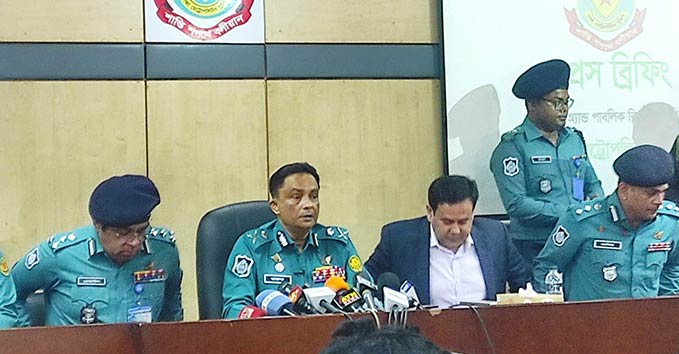 চাল-ডালের বস্তায় ককটেল এসেছে, এমন খবরে অভিযান: ডিএমপি কমিশনার 