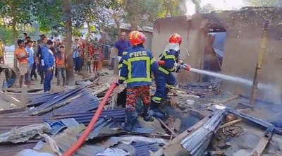 বাবা-মার সঙ্গে ঝগড়ার পর ঘর পুড়িয়ে দিল মাদকাসক্ত ছেলে