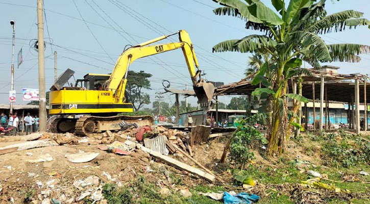 হবিগঞ্জে মহাসড়কের পাশের শতাধিক অবৈধ স্থাপনা উচ্ছেদ