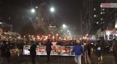 নয়াপল্টনে স্বেচ্ছাসেবক দলের মশাল মিছিল