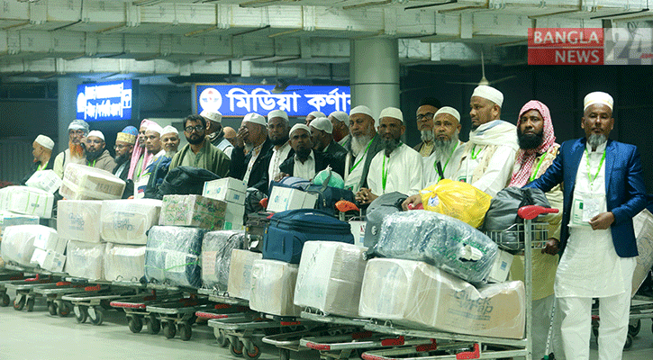 বসুন্ধরা গ্রুপের সহযোগিতায় ওমরাহ করে ফিরলেন তৃতীয় কাফেলার ২৭ মুসল্লি