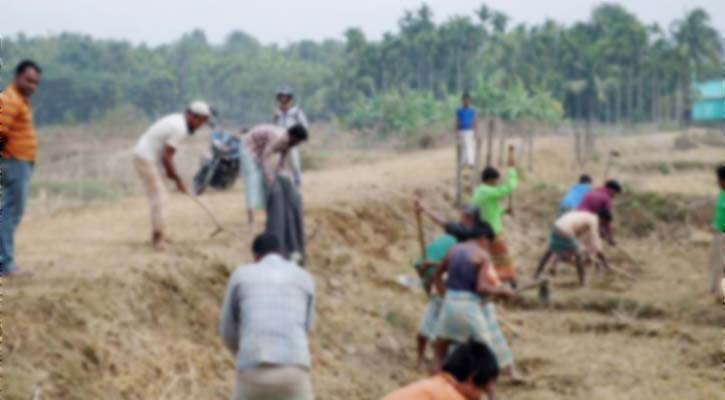 প্রকল্পে হরিলুট, জেনেও নীরব কর্তারা!