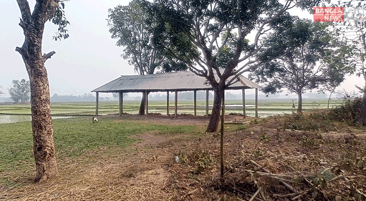 ভবন নেই, খাতা-কলমে শিক্ষার্থী দেখিয়ে হাতিয়ে নেন পাঠ্যবই!