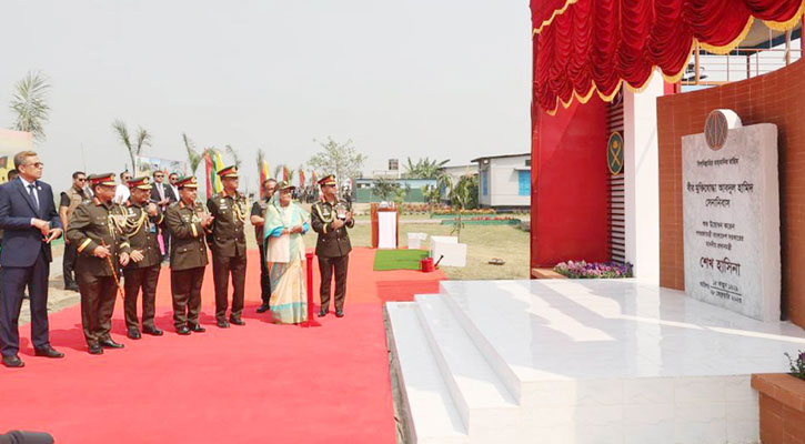 মিঠামইনে আবদুল হামিদ সেনানিবাস উদ্বোধন করলেন প্রধানমন্ত্রী