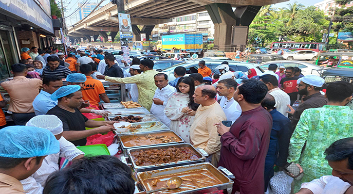 হালিম, মেজবানি মাংসসহ মুখরোচক ইফতারের জমজমাট বিক্রি