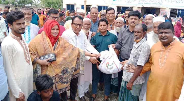 রূপগঞ্জে আরও ৫ হাজার পরিবারকে খাদ্যসামগ্রী দিল বসুন্ধরা গ্রুপ