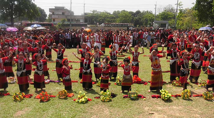 খাগড়াছড়িতে বৈসু উপলক্ষে বর্ণাঢ্য র‌্যালি