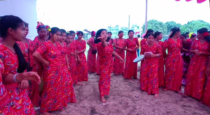 বৈসাবির পরও শেষ হয়নি আনন্দ, চলছে ঐতিহ্যবাহী খেলাধুলা