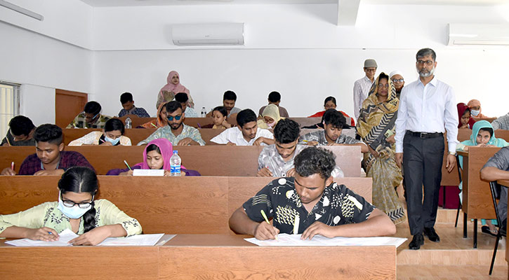 খুবি উপকেন্দ্রে ঢাবির ভর্তি পরীক্ষা, উপস্থিতির হার ৯৫.৪৬ শতাংশ