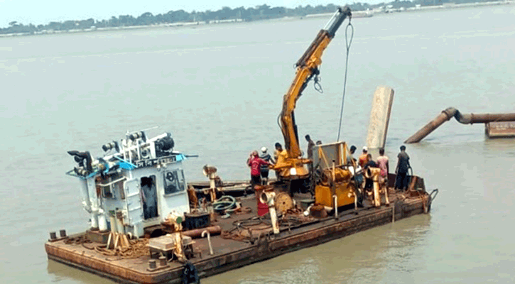 মোংলা বন্দর চ্যানেলে ড্রেজার ডুবি