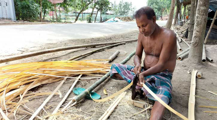 বাঁশের তৈরি পণ্যের ওপর নির্ভরশীল বগুড়ার হাজারো পরিবার