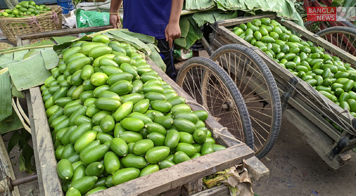 এক ঠেলাগাড়ি লেবু ৭০০ টাকা