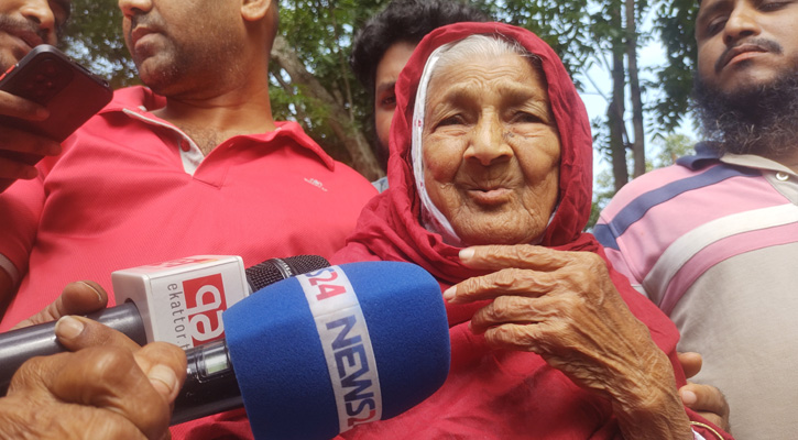 ভোট দিয়ে এসে ৯৬ বছরের বৃদ্ধা বললেন, ‘ইভিএম ভালা’