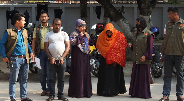 নারী দিয়ে ফাঁদ পেতে অশ্লীল ভিডিও ধারণ, আটক ৩