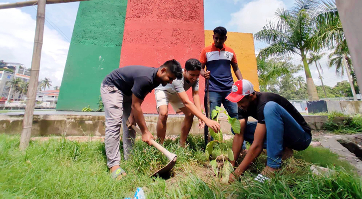 পরিবেশের ভারসাম্য রক্ষায় মাদারীপুরে মাসব্যাপী বৃক্ষরোপণ