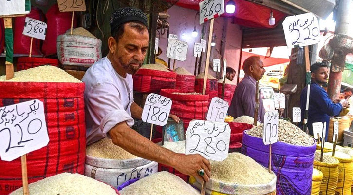 আইএমএফের ৩০০ কোটি ডলার ঋণ পাচ্ছে পাকিস্তান