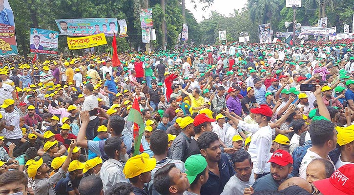 বিএনপির ‘তারুণ্যের সমাবেশ’ শুরু, ভেঙে পড়ল মঞ্চ