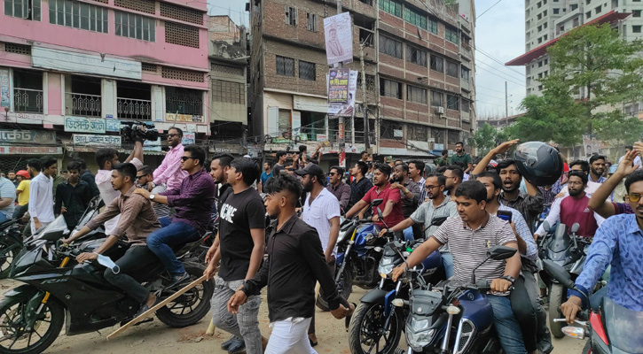 ধোলাইখালে লাঠিসোঁটা হাতে আ.লীগ, যুবলীগ, ছাত্রলীগের শোডাউন