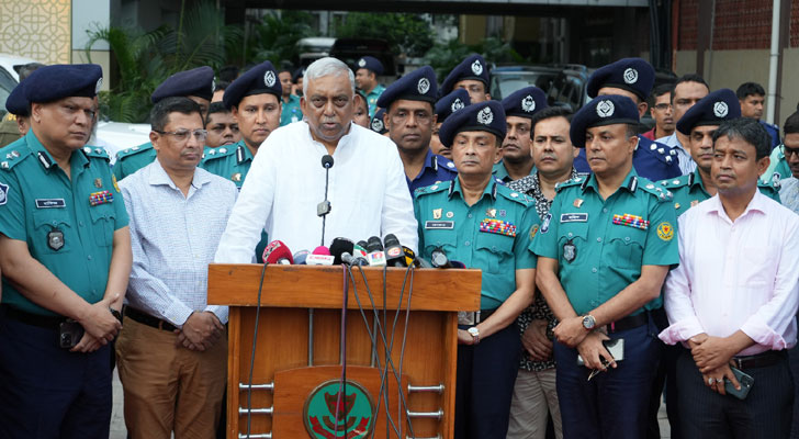 নিপুণ রায়ের ‘আগুন ধরানোর’ অডিওবার্তার কথা জানালেন স্বরাষ্ট্রমন্ত্রী