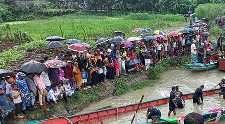 মুন্সিগঞ্জে ট্রলারডুবি: উদ্ধার অভিযানে ১০ ডুবুরি