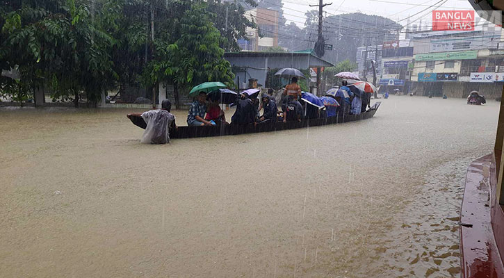 নৌকা চলছে বান্দরবান শহরে, নেই বিদ্যুৎ