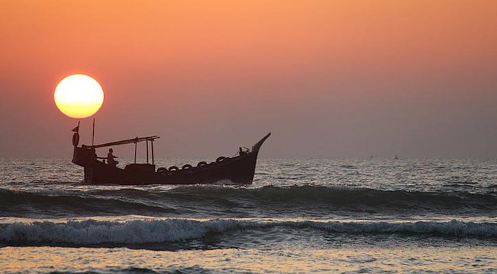 সোমবার থেকে গভীর সাগরে যেতে পারবেন জেলেরা