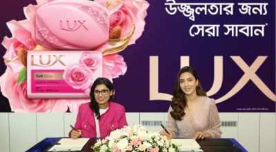 আবারও লাক্সের ব্র্যান্ড অ্যাম্বাসেডর হলেন বিদ্যা সিনহা মীম