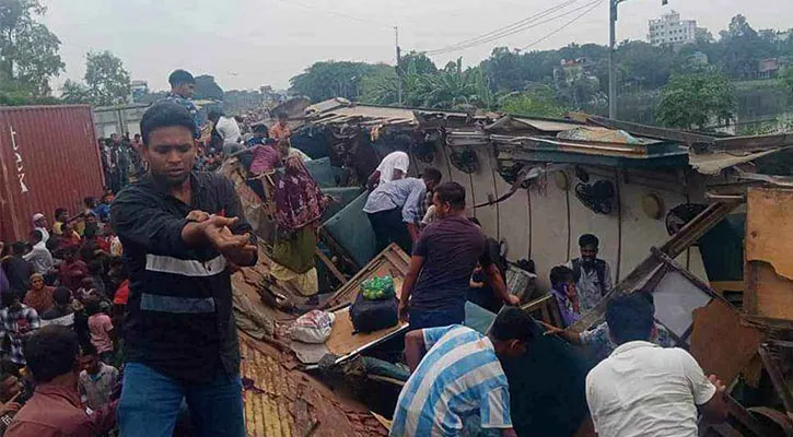 লোকোমাস্টারের ওপর দায় চাপিয়ে বাঁচতে চায় রেলওয়ে কর্তৃপক্ষ 