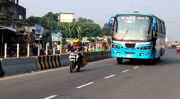 ঢাকা-আরিচা মহাসড়কে প্রভাব নেই হরতালের