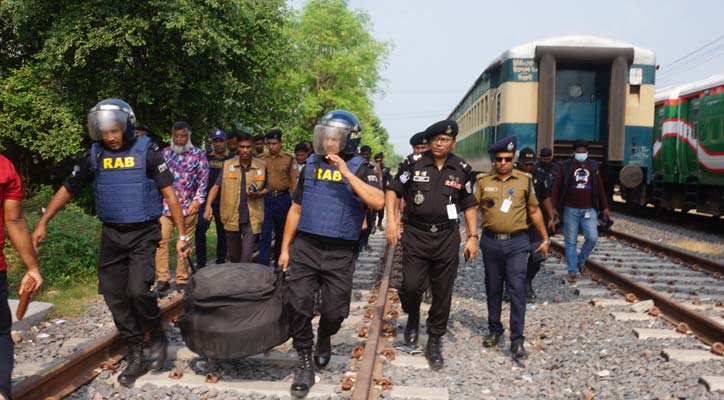 ঈশ্বরদী জংশনে ককটেল উদ্ধার করে বিস্ফোরণ ঘটাল র‍্যাব