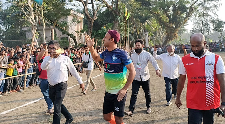 পরবর্তী প্রজন্মের জন্যই মাঠে নামি: ব্যারিস্টার সুমন