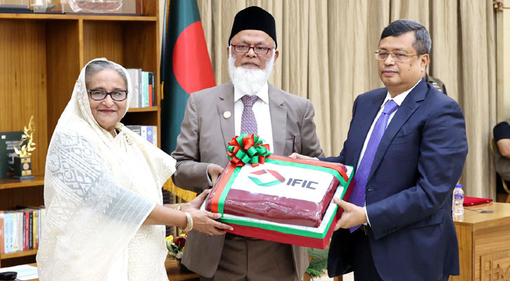 প্রধানমন্ত্রীর ত্রাণ তহবিলে কম্বল দিল আইএফআইসি ব্যাংক
