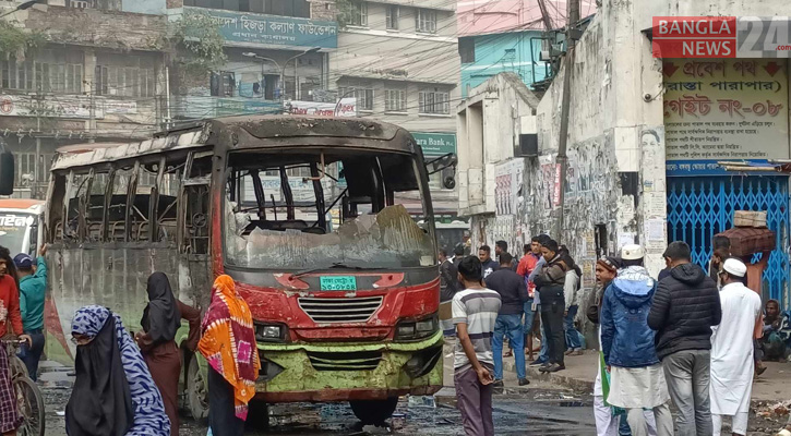 গুলিস্তানে বাহন পরিবহনের বাসে আগুন