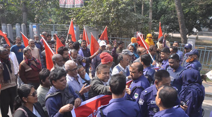 যশোরে বাম জোটের নির্বাচন অফিস ঘেরাও কর্মসূচিতে পুলিশের বাধা