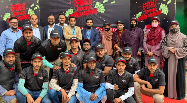 পুরস্কার পেলেন ‘স্পিড লাখ টাকার হেব্বি অফারের’ বিজয়ীরা