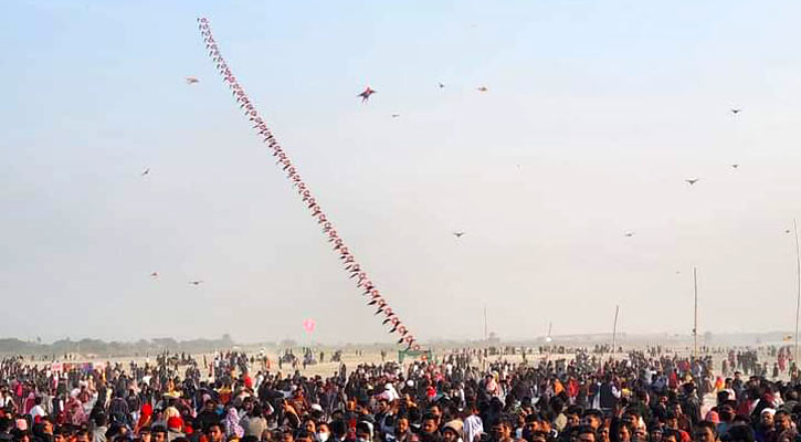 হারানো ঐতিহ্য ফেরাতে ফরিদপুরে ঘুড়ি উৎসব