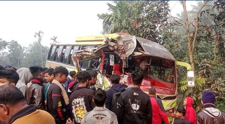 নগরকান্দায় ২ বাসের মুখোমুখি সংঘর্ষ, আহত ৬